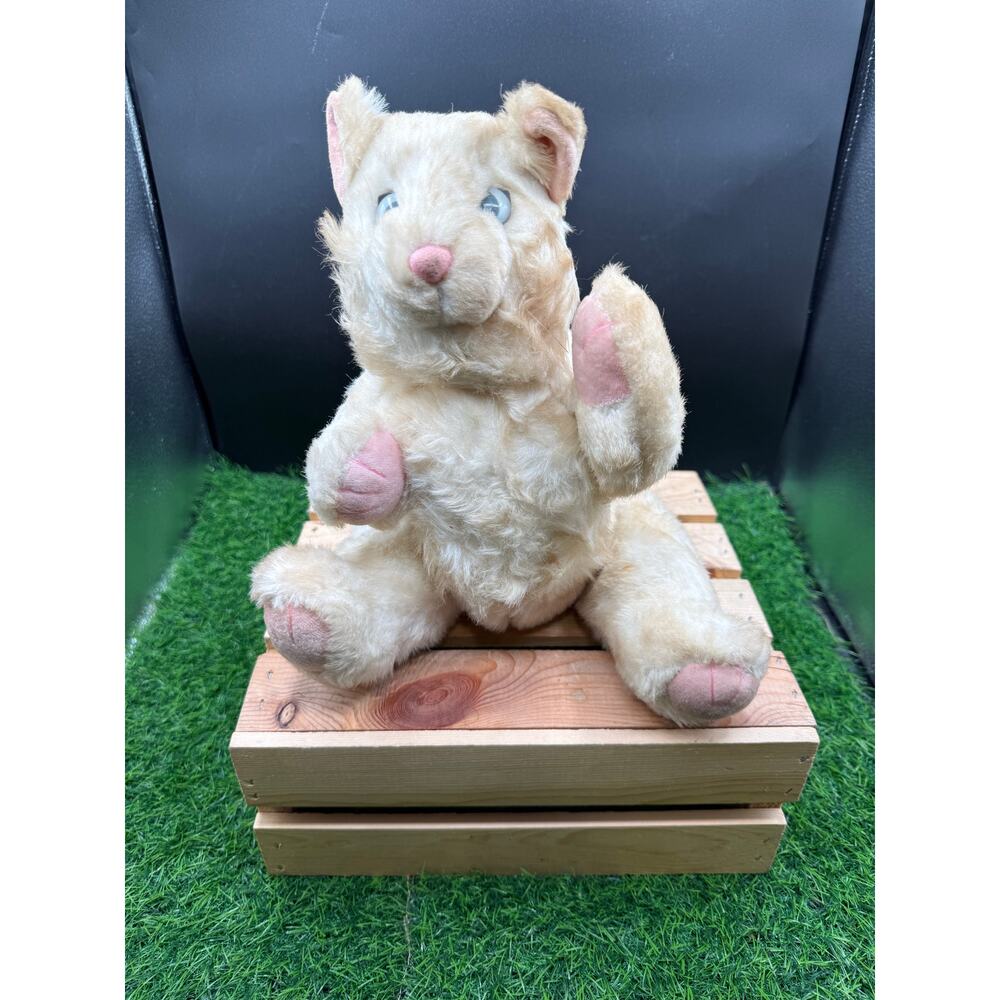 Midwest Importers of Cannon Falls Vintage White Articulated Cat – Used